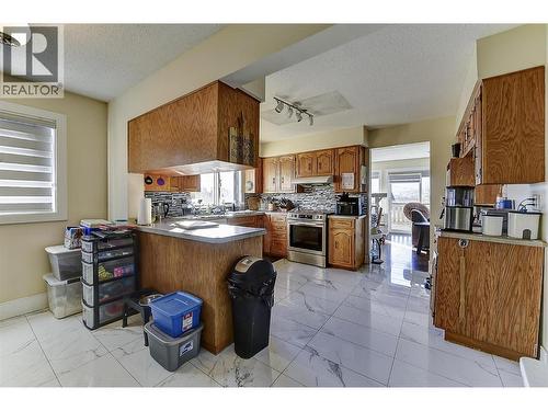 9810 Venables Drive, Coldstream, BC - Indoor Photo Showing Kitchen