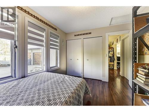 9810 Venables Drive, Coldstream, BC - Indoor Photo Showing Bedroom