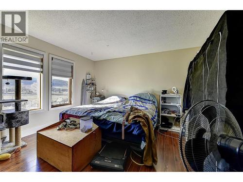 9810 Venables Drive, Coldstream, BC - Indoor Photo Showing Bedroom