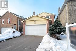 708 ABINGDON COURT  Pickering, ON L1W 3M7