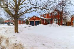 MAIN FLOOR - 6 AMBERVIEW DRIVE  Georgina, ON L4P 3X6