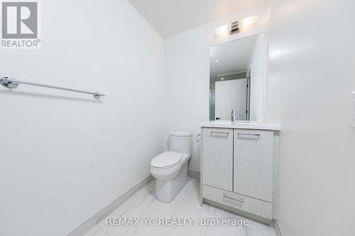 3910 - 28 Interchange Way, Vaughan, ON - Indoor Photo Showing Bathroom