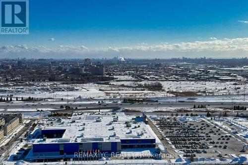 3910 - 28 Interchange Way, Vaughan, ON - Outdoor With View