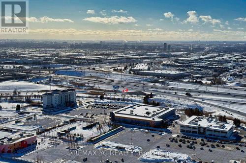 3910 - 28 Interchange Way, Vaughan, ON - Outdoor With View
