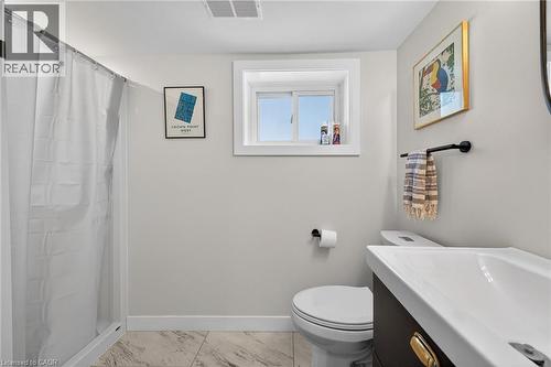 280 Thayer Avenue, Hamilton, ON - Indoor Photo Showing Bathroom