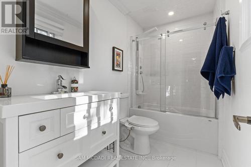 7 Pierpont Place, Mississauga, ON - Indoor Photo Showing Bathroom
