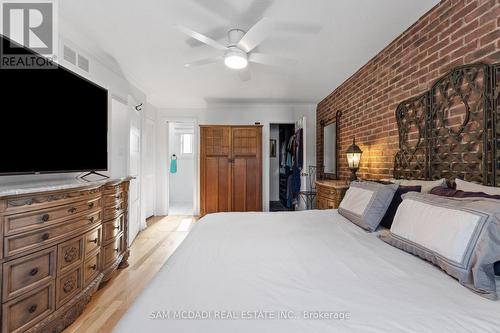7 Pierpont Place, Mississauga, ON - Indoor Photo Showing Bedroom