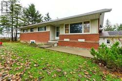 220 BURNHAMTHORPE ROAD E  Oakville, ON L6H 7B5