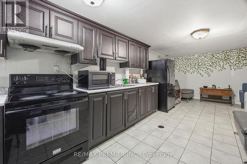 3783 Morning Star Drive, Mississauga, ON - Indoor Photo Showing Kitchen