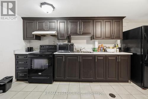 3783 Morning Star Drive, Mississauga, ON - Indoor Photo Showing Kitchen
