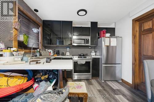 3783 Morning Star Drive, Mississauga, ON - Indoor Photo Showing Kitchen With Upgraded Kitchen