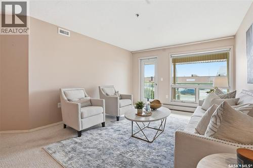 102 2213 Adelaide Street E, Saskatoon, SK - Indoor Photo Showing Living Room