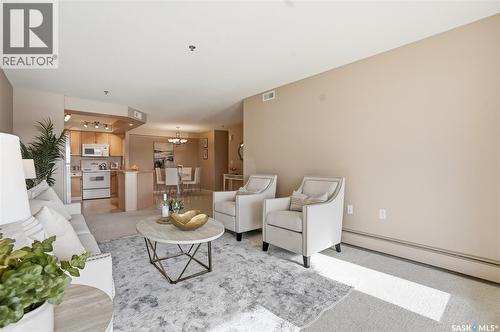 102 2213 Adelaide Street E, Saskatoon, SK - Indoor Photo Showing Living Room