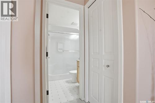 102 2213 Adelaide Street E, Saskatoon, SK - Indoor Photo Showing Bathroom