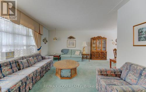 26 Deerpark Crescent, Kitchener, ON - Indoor Photo Showing Living Room