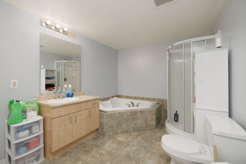 Bathroom - 410-480 Boul. Galland, Dorval, QC - Indoor Photo Showing Bathroom