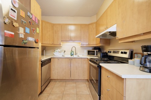 Kitchen - 410-480 Boul. Galland, Dorval, QC - Indoor Photo Showing Kitchen