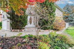 145 OLD SURREY LANE  Richmond Hill, ON L4C 6R9