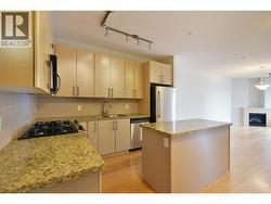 233 5160 DAVIS BAY ROAD  Sechelt, BC V7Z 0H3