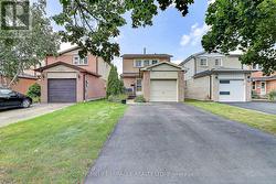 114 MARTINDALE CRESCENT  Brampton, ON L6X 2V1
