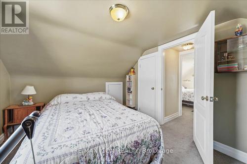 547 Wellington Street N, Kitchener, ON - Indoor Photo Showing Bedroom