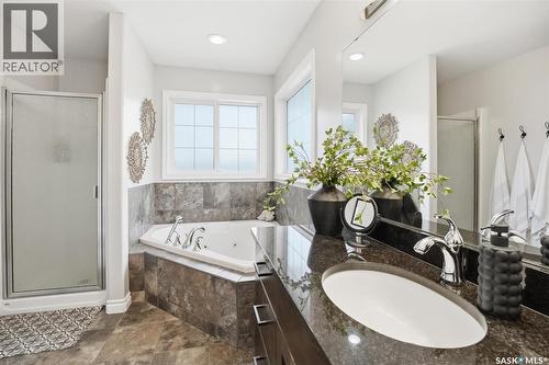 1015 Muzyka Road, Saskatoon, SK - Indoor Photo Showing Bathroom