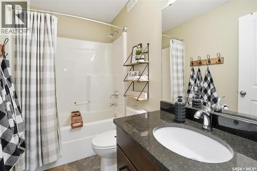 1015 Muzyka Road, Saskatoon, SK - Indoor Photo Showing Bathroom