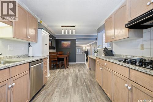 83 Carter Crescent, Regina, SK - Indoor Photo Showing Kitchen