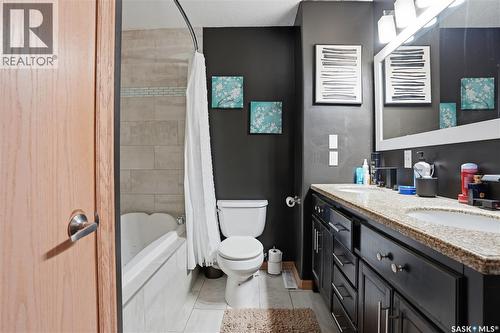 83 Carter Crescent, Regina, SK - Indoor Photo Showing Bathroom