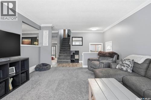 83 Carter Crescent, Regina, SK - Indoor Photo Showing Living Room