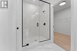 Sample Photo* Esuite /Walk-in Closet - 