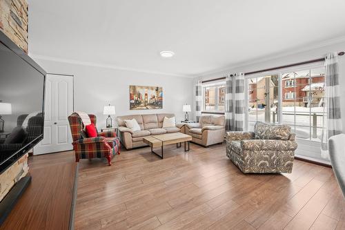 Living room - 2646 Rue Schulz, Saint-Jérôme, QC - Indoor Photo Showing Living Room