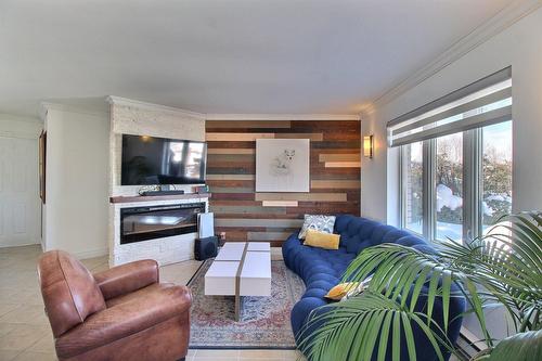 Salon - 955 Rue Charest, Val-D'Or, QC - Indoor Photo Showing Living Room With Fireplace
