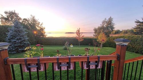 Bord de l'eau - 955 Rue Charest, Val-D'Or, QC - Outdoor