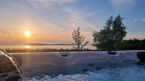 Vue sur l'eau - 955 Rue Charest, Val-D'Or, QC - Outdoor With View