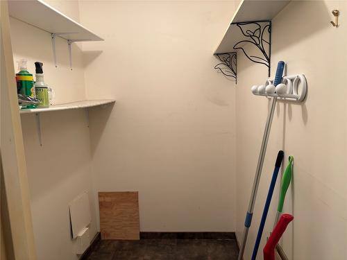 103-1108 23Rd Avenue, Cranbrook, BC - Indoor With Storage
