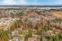 2201 Ronson Rd  Courtenay, BC V9N 9K2