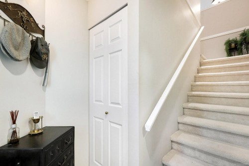 206-2275 Comox Ave, Comox, BC - Indoor Photo Showing Other Room