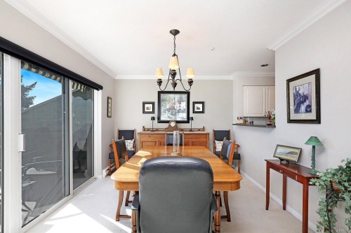 206-2275 Comox Ave, Comox, BC - Indoor Photo Showing Dining Room