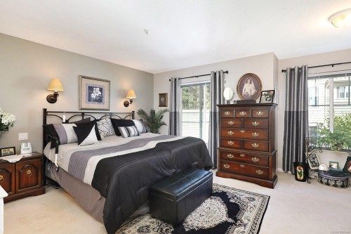 206-2275 Comox Ave, Comox, BC - Indoor Photo Showing Bedroom