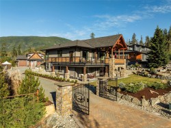 7343 Lakefront Pl  Lake Cowichan, BC V0R 2G1