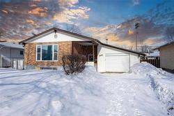 893 Jefferson AVE  Winnipeg, MB R2V 0R1