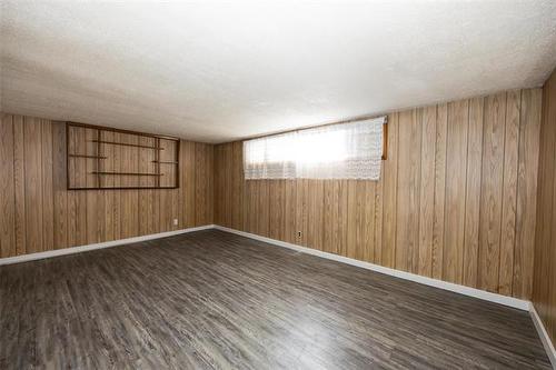 893 Jefferson Ave, Winnipeg, MB 