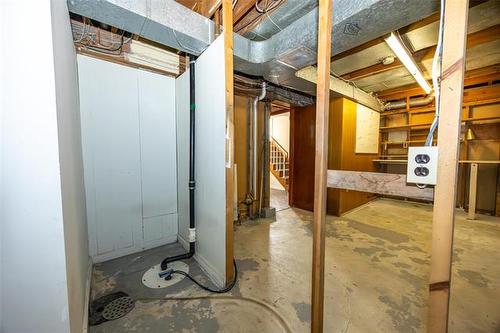 893 Jefferson Ave, Winnipeg, MB 