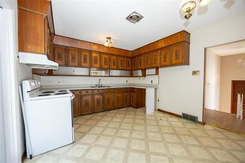 893 Jefferson Ave, Winnipeg, MB 