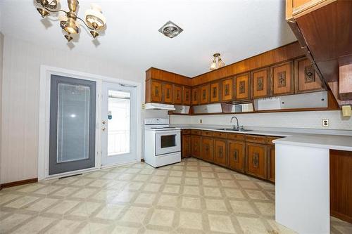 893 Jefferson Ave, Winnipeg, MB 