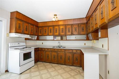 893 Jefferson Ave, Winnipeg, MB 