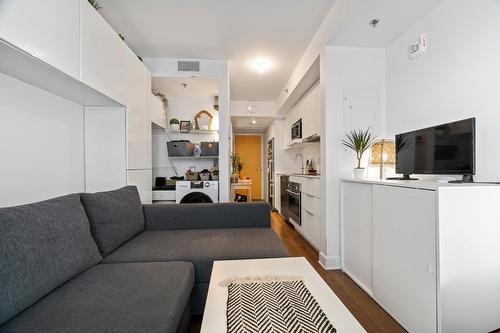 Living room - 1108-101 Rue Peel, Montréal (Le Sud-Ouest), QC - Indoor Photo Showing Living Room