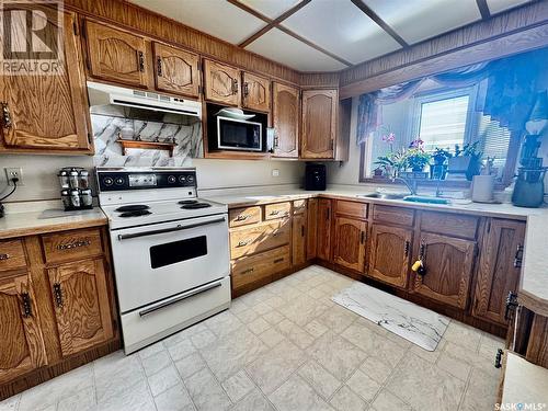 404 Darlington Street E, Yorkton, SK - Indoor Photo Showing Kitchen