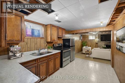 7232 Reindeer Drive, Mississauga, ON - Indoor Photo Showing Kitchen With Double Sink